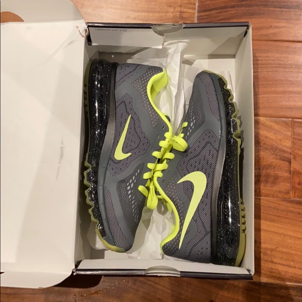 ✨NIB Nike sneakers✨